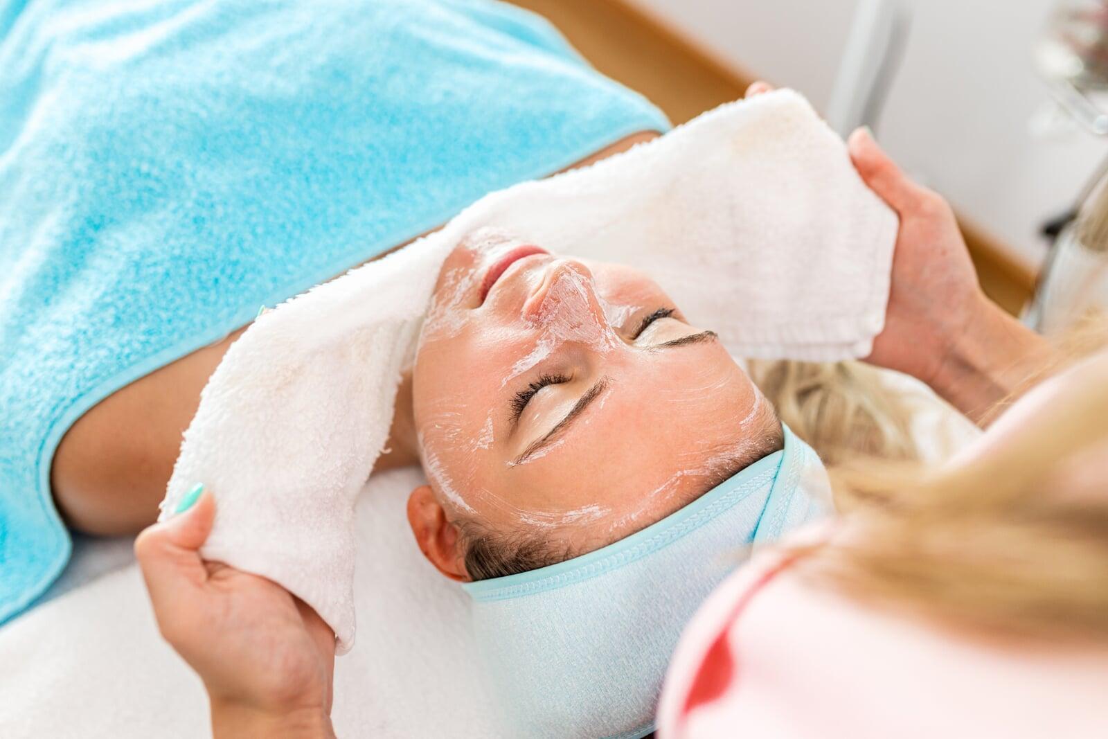 Best Facials Before Your Holiday Events